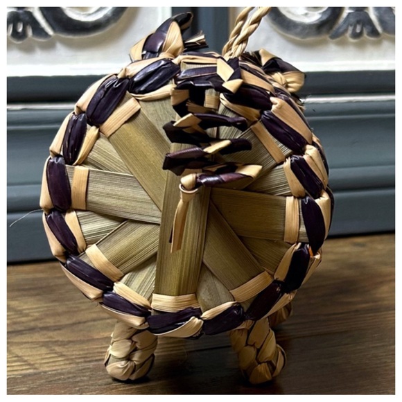 Vintage Artisan Woven Pig Purse - Picture 8 of 10